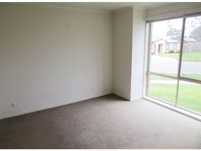 40 Springwater Drive, Drouin VIC 3818