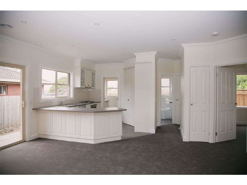 2/30 Grant Street, Drouin VIC 3818