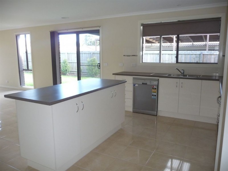 3 Miller Close, Drouin VIC 3818