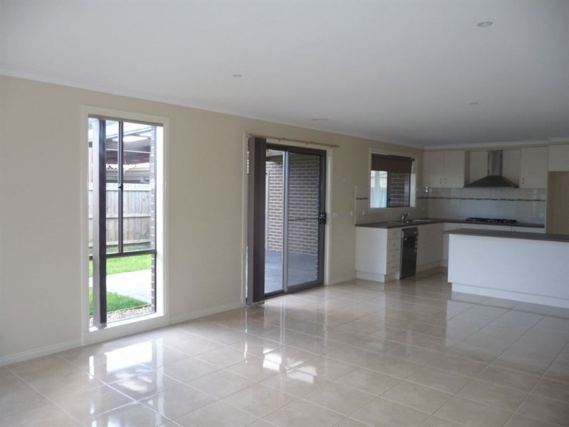 3 Miller Close, Drouin VIC 3818