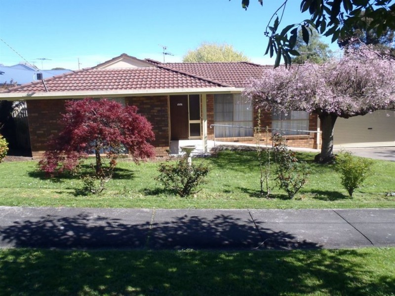 13 Neerim Street, Drouin VIC 3818