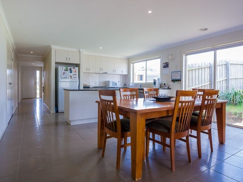 25 Summerhill Boulevard, Drouin VIC 3818