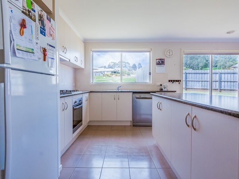 25 Summerhill Boulevard, Drouin VIC 3818