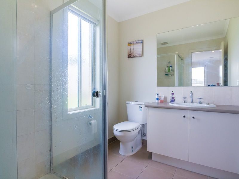 25 Summerhill Boulevard, Drouin VIC 3818