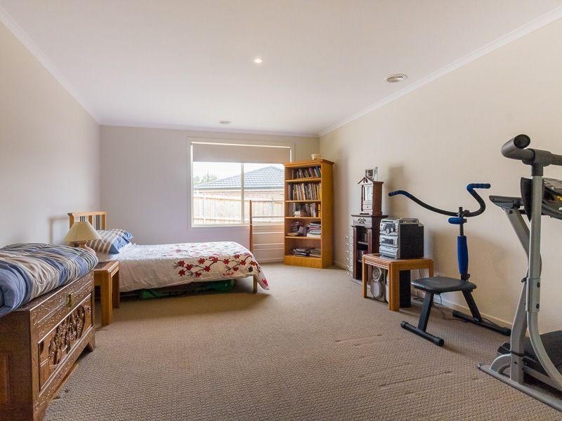 25 Summerhill Boulevard, Drouin VIC 3818