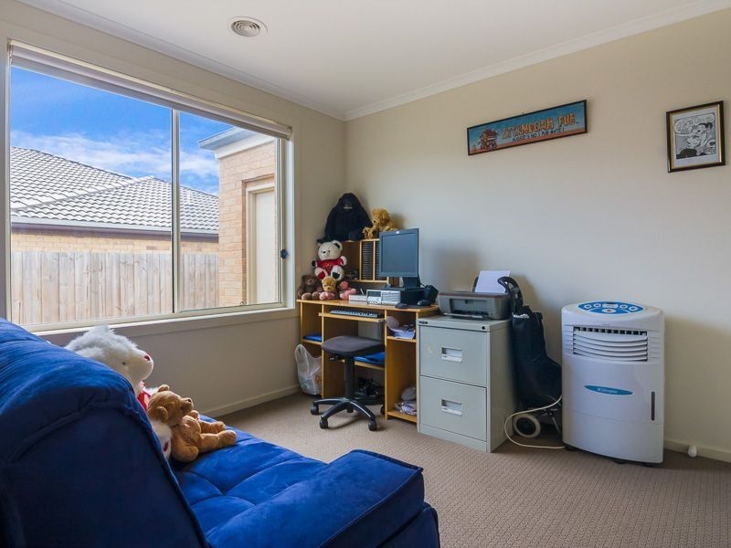 25 Summerhill Boulevard, Drouin VIC 3818