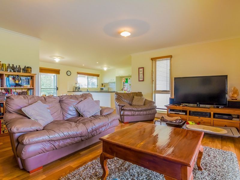 63 Fullarton Road, Drouin VIC 3818