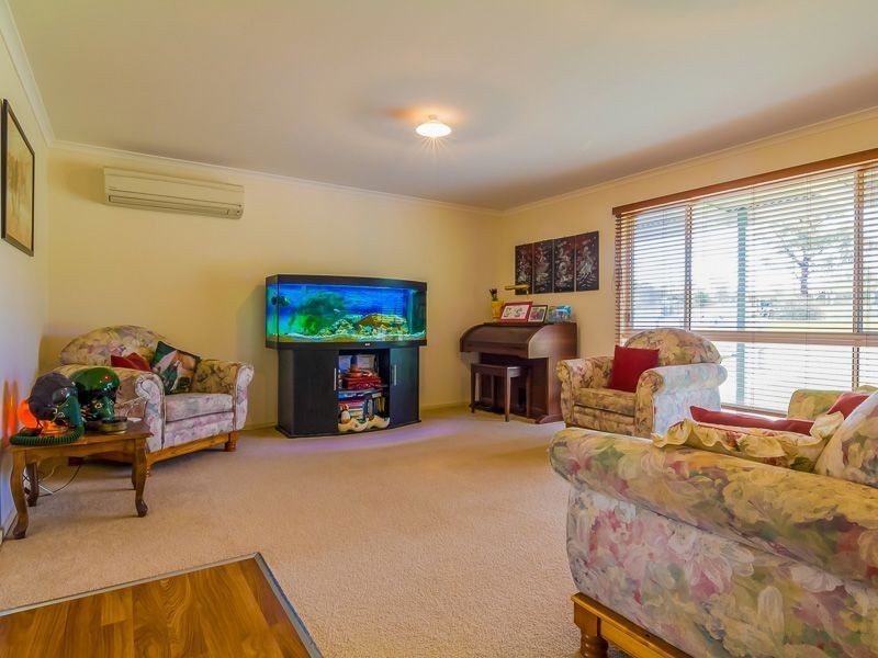 63 Fullarton Road, Drouin VIC 3818