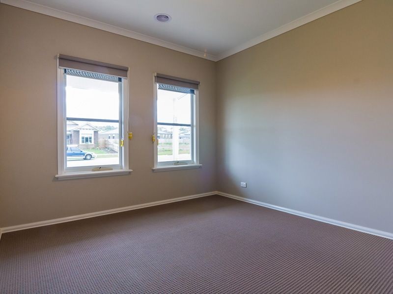 93 Cook Street, Drouin VIC 3818