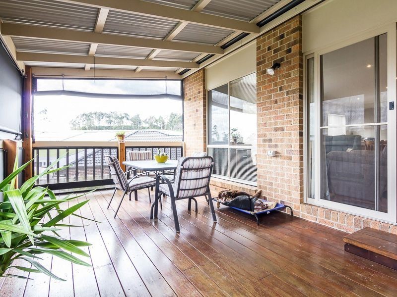 20 Valleyview Grove, Drouin VIC 3818
