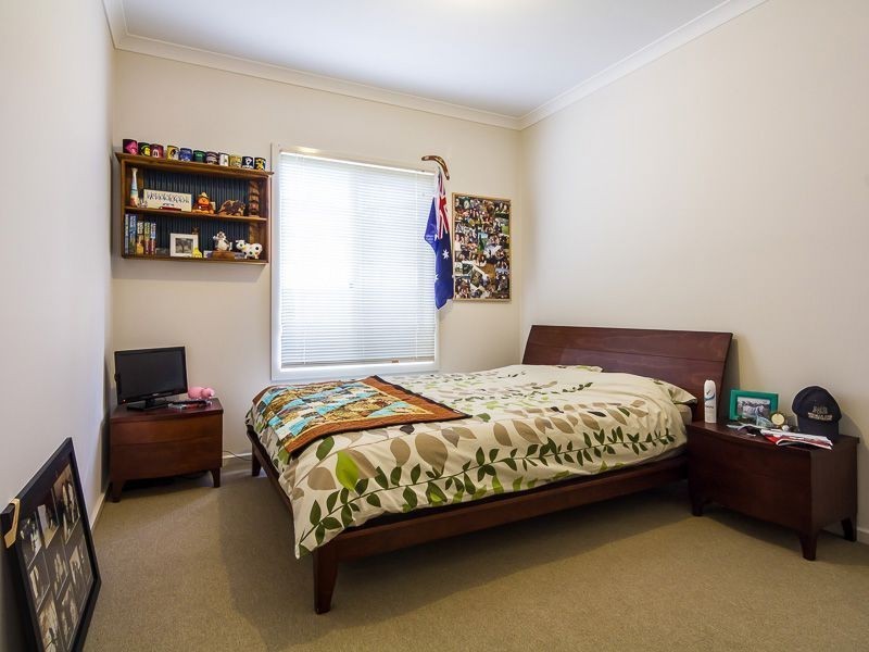 20 Valleyview Grove, Drouin VIC 3818