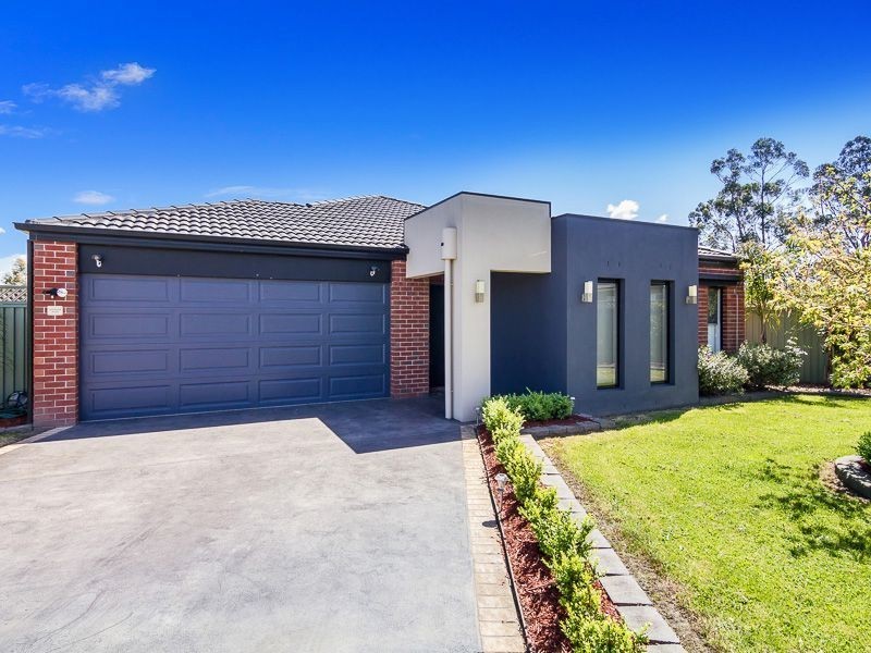 9 Carlile Court, Drouin VIC 3818
