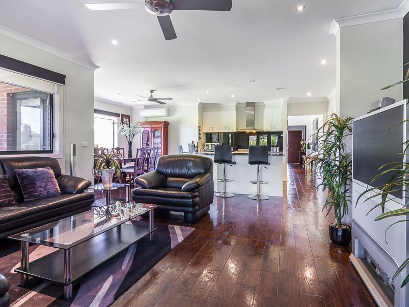 9 Carlile Court, Drouin VIC 3818