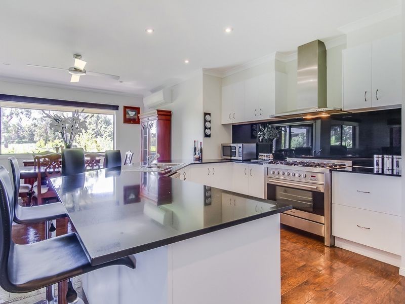 9 Carlile Court, Drouin VIC 3818