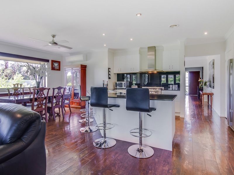 9 Carlile Court, Drouin VIC 3818