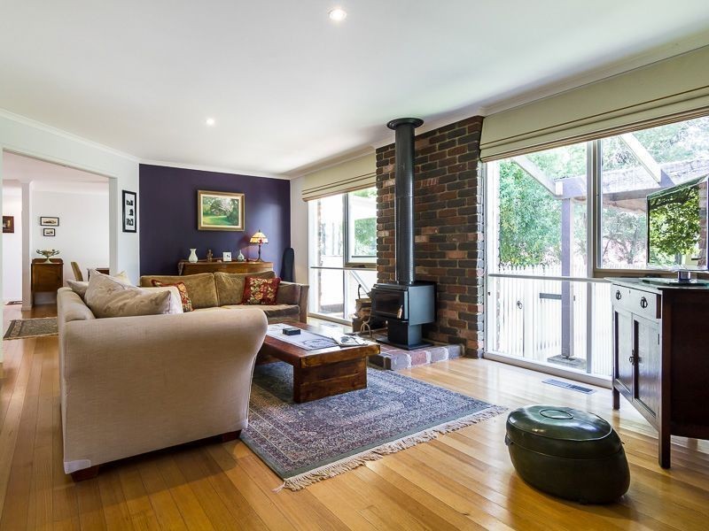 8 Andrew Court, Drouin VIC 3818