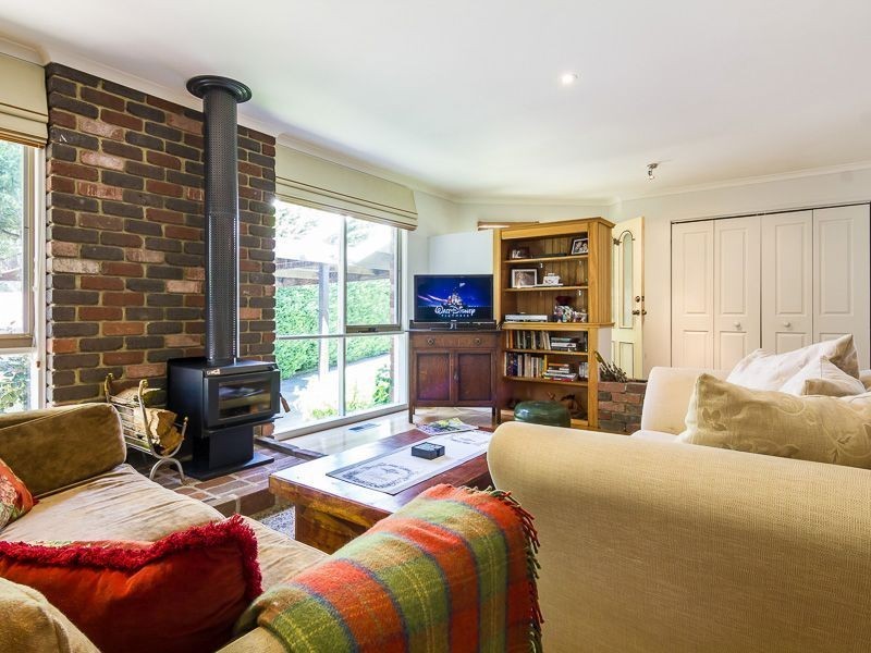 8 Andrew Court, Drouin VIC 3818