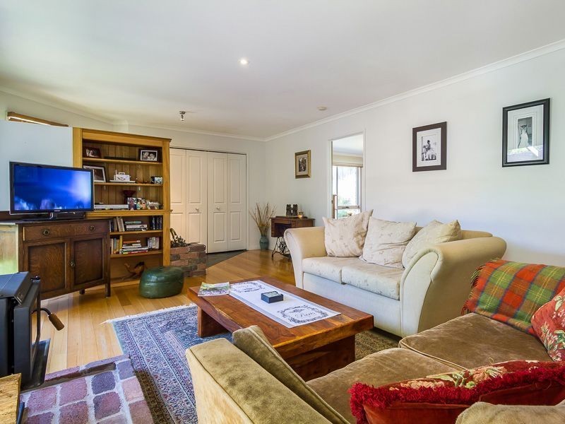 8 Andrew Court, Drouin VIC 3818