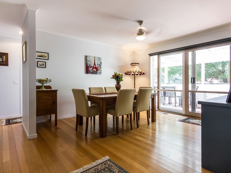 8 Andrew Court, Drouin VIC 3818