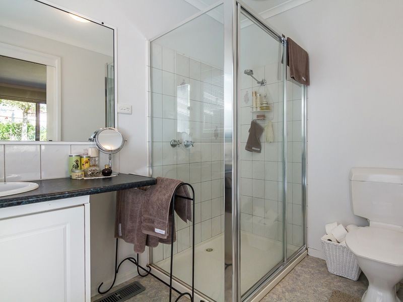 8 Andrew Court, Drouin VIC 3818