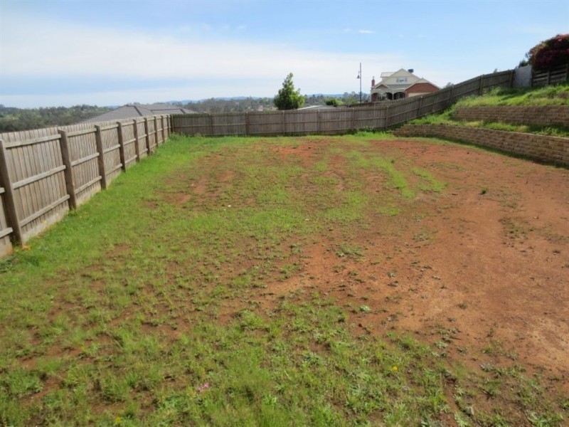 24 Hatfield Drive, Drouin VIC 3818