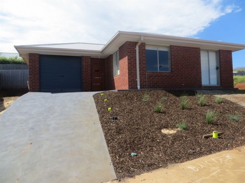 62 Cook Street, Drouin VIC 3818