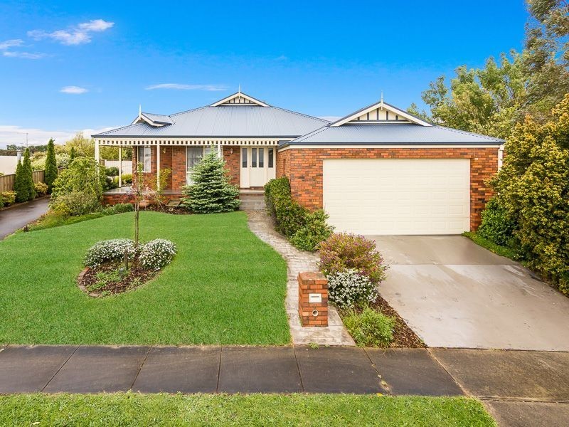 11 Rusrees Court, Drouin VIC 3818