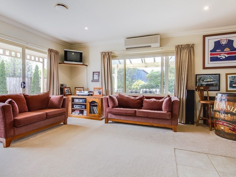 11 Rusrees Court, Drouin VIC 3818