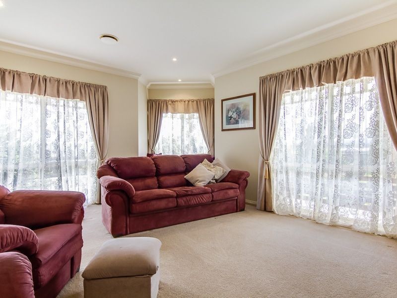 11 Rusrees Court, Drouin VIC 3818