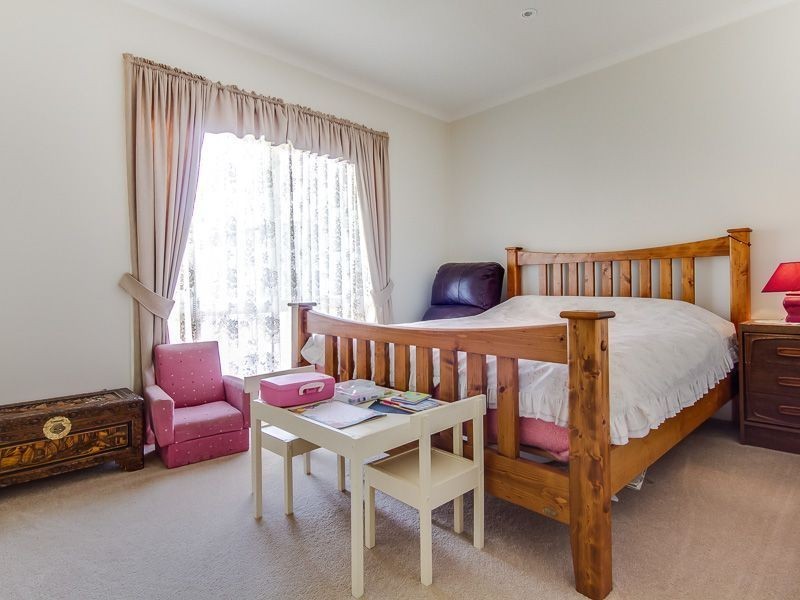 11 Rusrees Court, Drouin VIC 3818