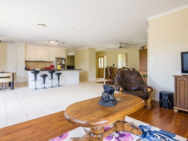 10 Millennium Court, Drouin VIC 3818