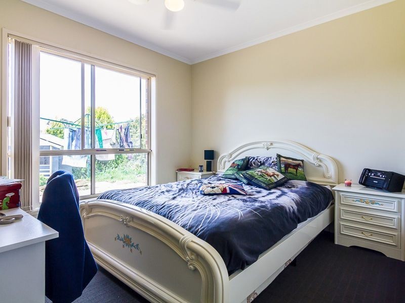 10 Millennium Court, Drouin VIC 3818