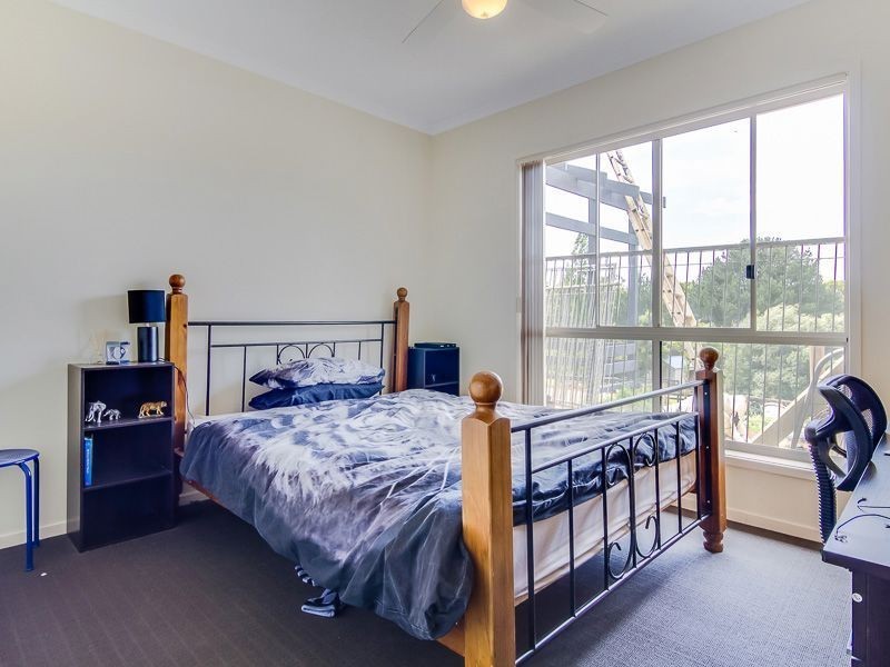 10 Millennium Court, Drouin VIC 3818