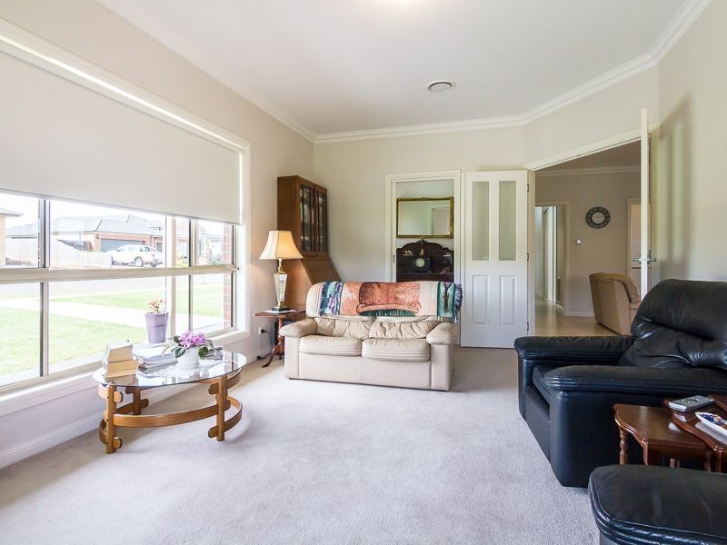 34 Davey Drive, Drouin VIC 3818