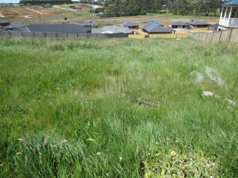 16 Monica Drive, Drouin VIC 3818