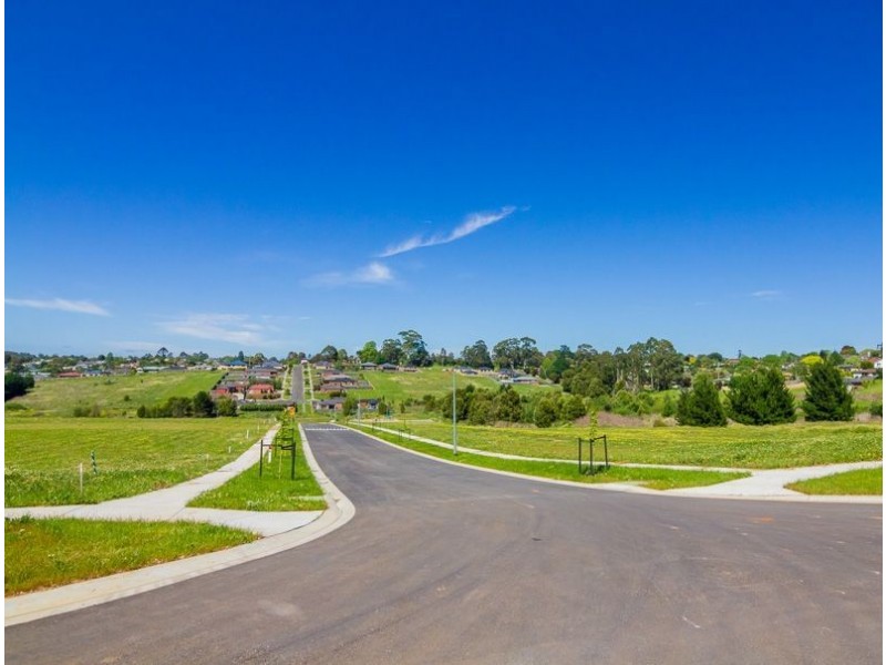 Lot 66 Leura Street, Drouin VIC 3818