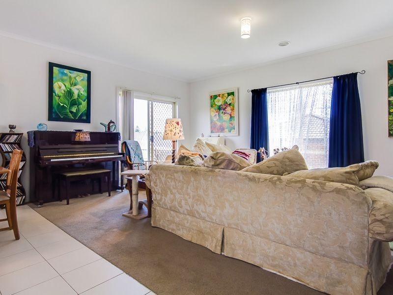 9 Palm Square, Drouin VIC 3818