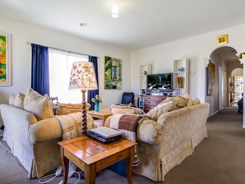 9 Palm Square, Drouin VIC 3818