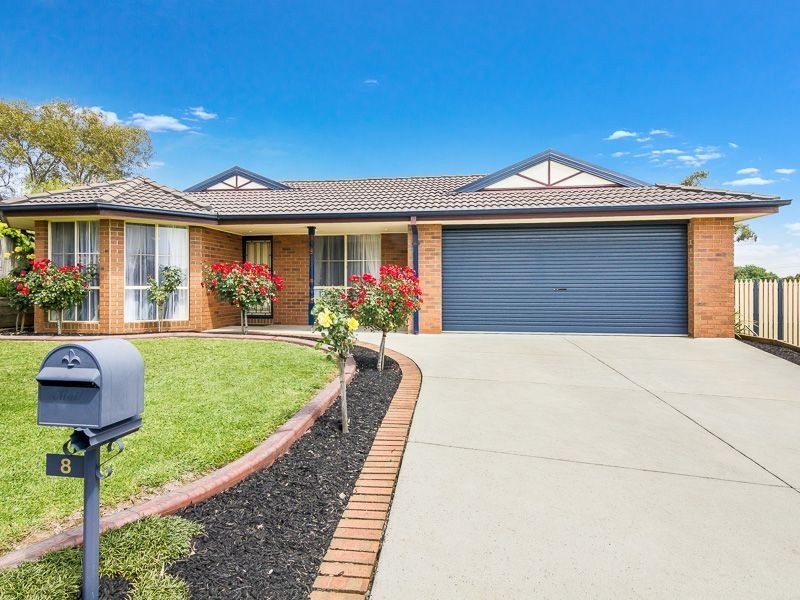 8 Harper Street, Drouin VIC 3818