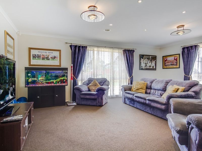 8 Harper Street, Drouin VIC 3818