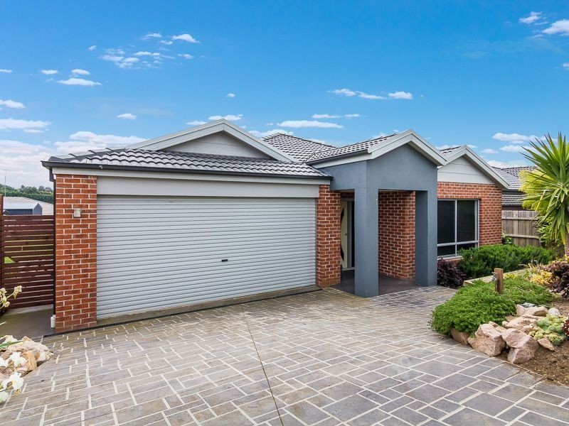 10 Rimfire Avenue, Drouin VIC 3818
