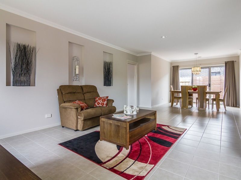 10 Rimfire Avenue, Drouin VIC 3818