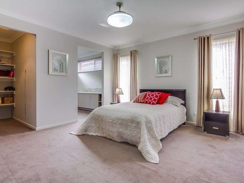 10 Rimfire Avenue, Drouin VIC 3818