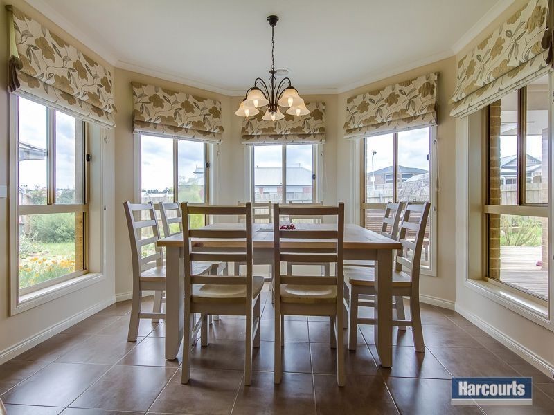 24 Clifford Drive, Drouin VIC 3818