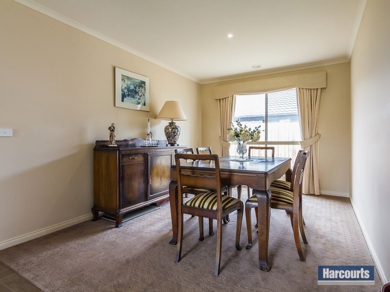 24 Clifford Drive, Drouin VIC 3818