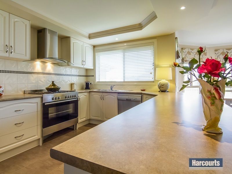 24 Clifford Drive, Drouin VIC 3818