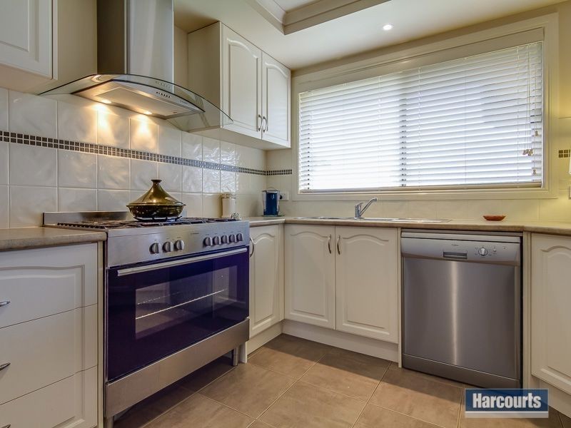 24 Clifford Drive, Drouin VIC 3818