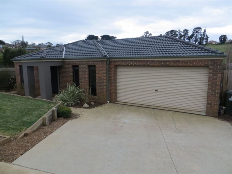 15 Orchard Court, Drouin VIC 3818