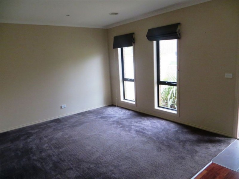 15 Orchard Court, Drouin VIC 3818