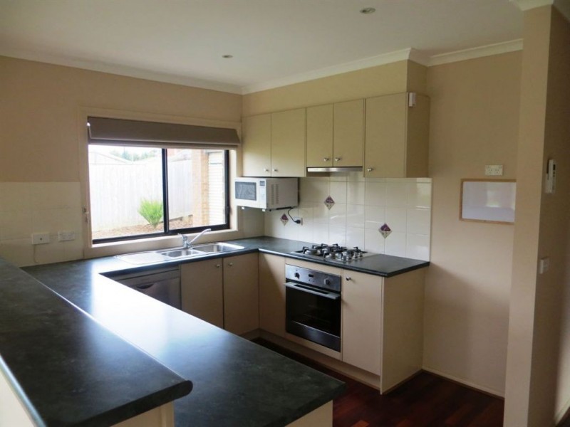 15 Orchard Court, Drouin VIC 3818
